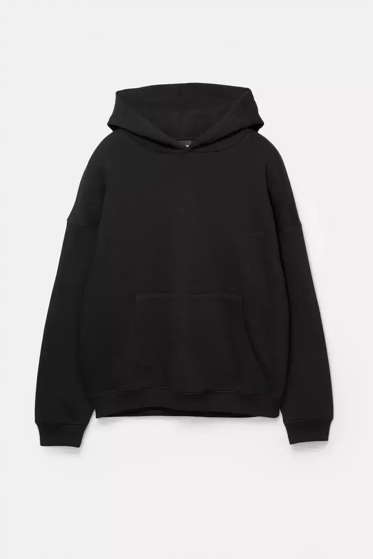 Noir Pull STWD (1) Noir Pull STWD (1)